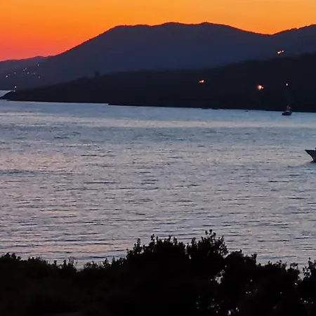 Grand T4, Piscine, Vue Exceptionnelle A 50 M De La *