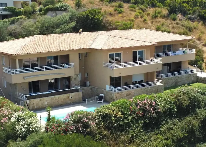Grand T4, Piscine, Vue Exceptionnelle A 50 M De La Propriano (Corsica)